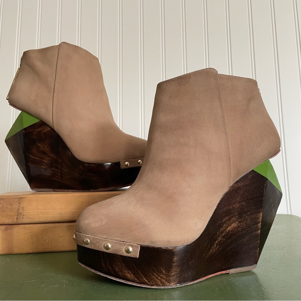 Finsk Avant Garde Architectural Wooden Wedges in Neutral Nubuck *Brazil* - Picture 2 of 16